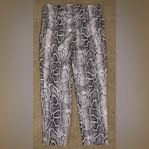 Michael Kors Pull On Snakeskin Python Print Cropped Ankle Pants Size 10 - Picture 5 of 5